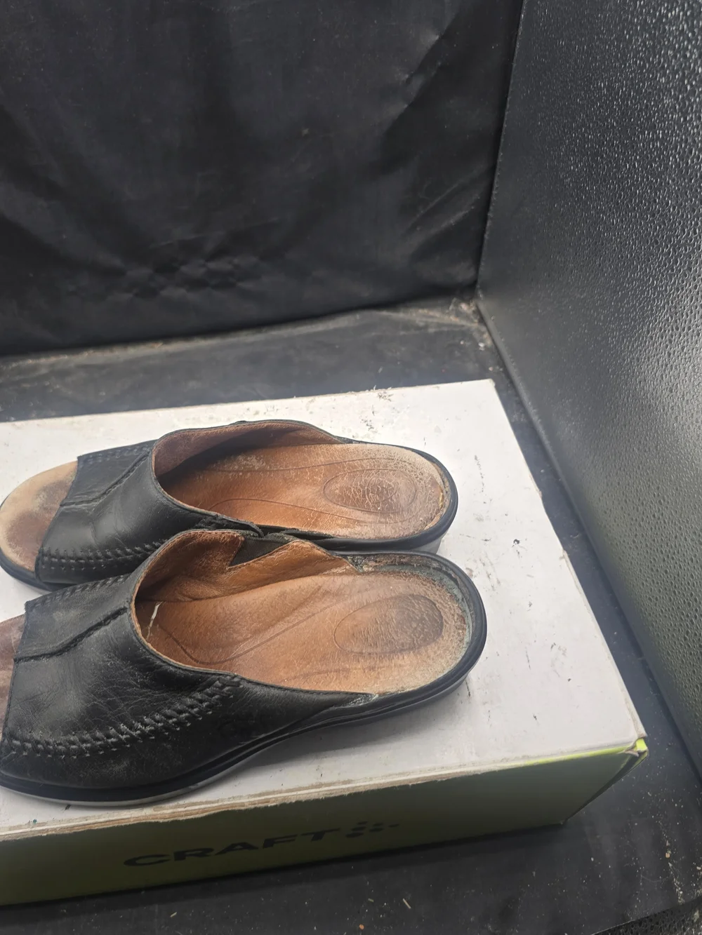 Ariat casual slide